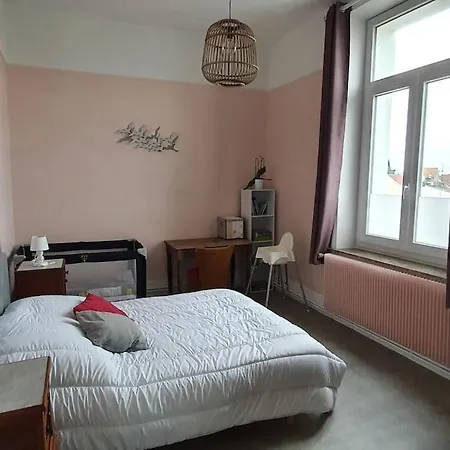 5 Pers, à 200 M De La De - Valentine Appartement